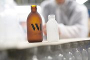 اولین بطری های “شیشه ایمنی” انقلابی در صنعت بسته بندی